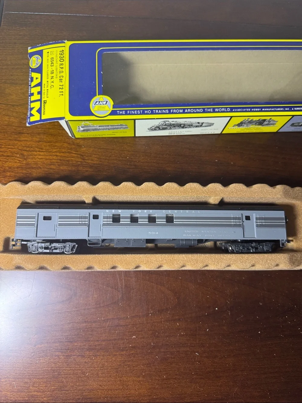 AHM/Rivarossi New York Central 1930’s HO Scale 7 Piece Passenger Car Set (New)